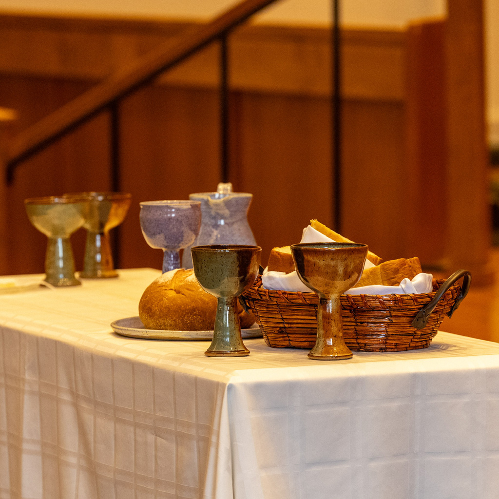 W Sac Com Table resized